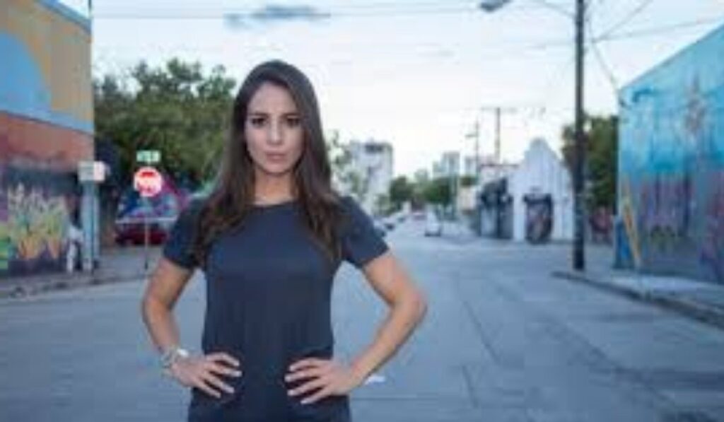 Arlette Saenz