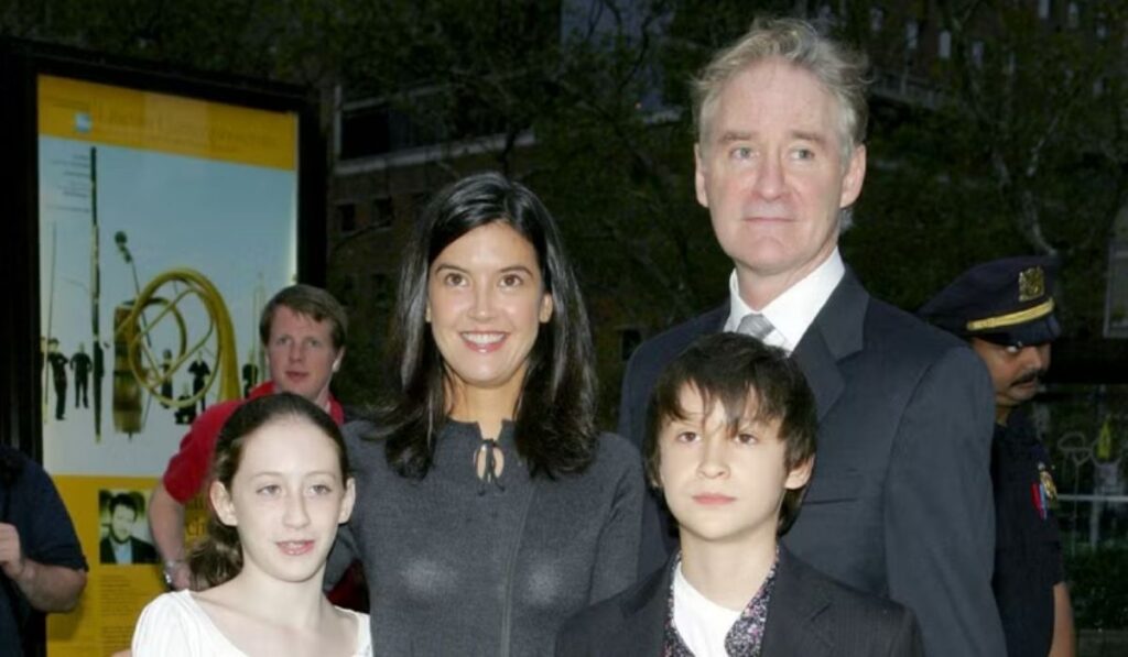 Phoebe Cates Net Worth