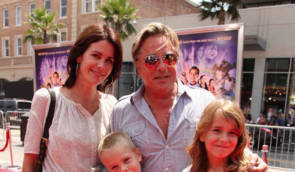 dakota johnson parents