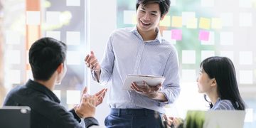 How Do Researchers Choose a Japanese Translation Service? A Framework